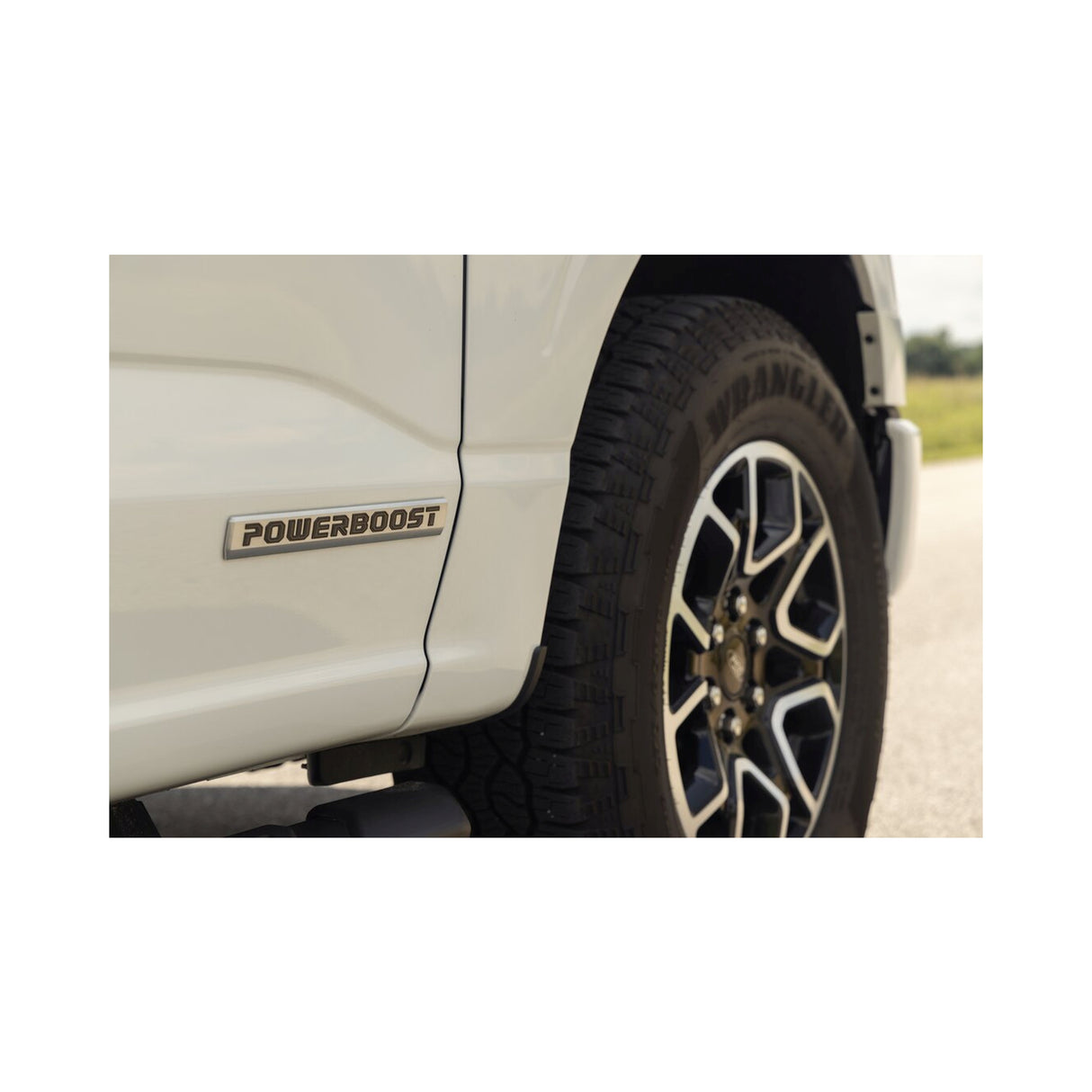 Flowmaster American Thunder Cat-Back Exhaust System - 818166