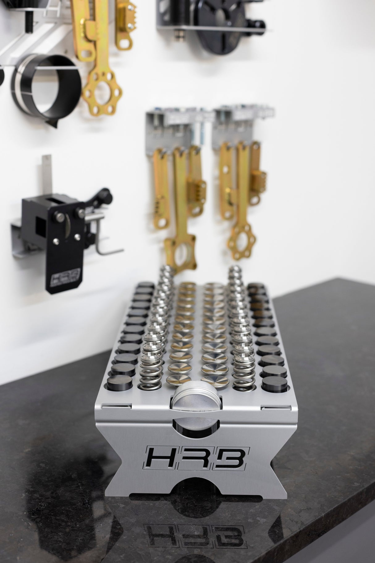 Valve Train Organiser Tray — 4/6-Cylinder