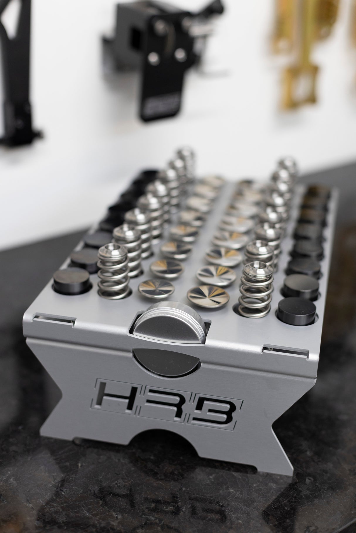 Valve Train Organiser Tray — 4/6-Cylinder