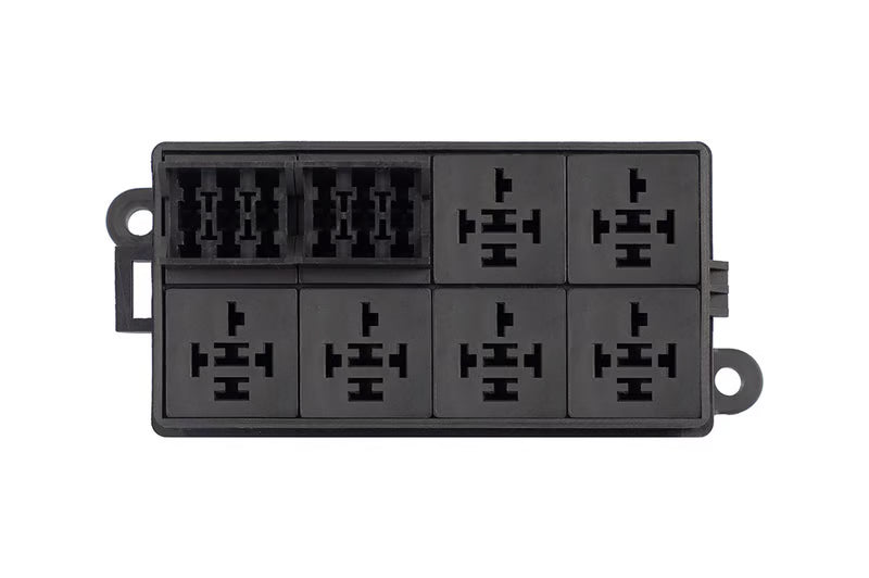Haltech 6 Circuit Haltech Fuse Box with Lid and all required pins HT-030102