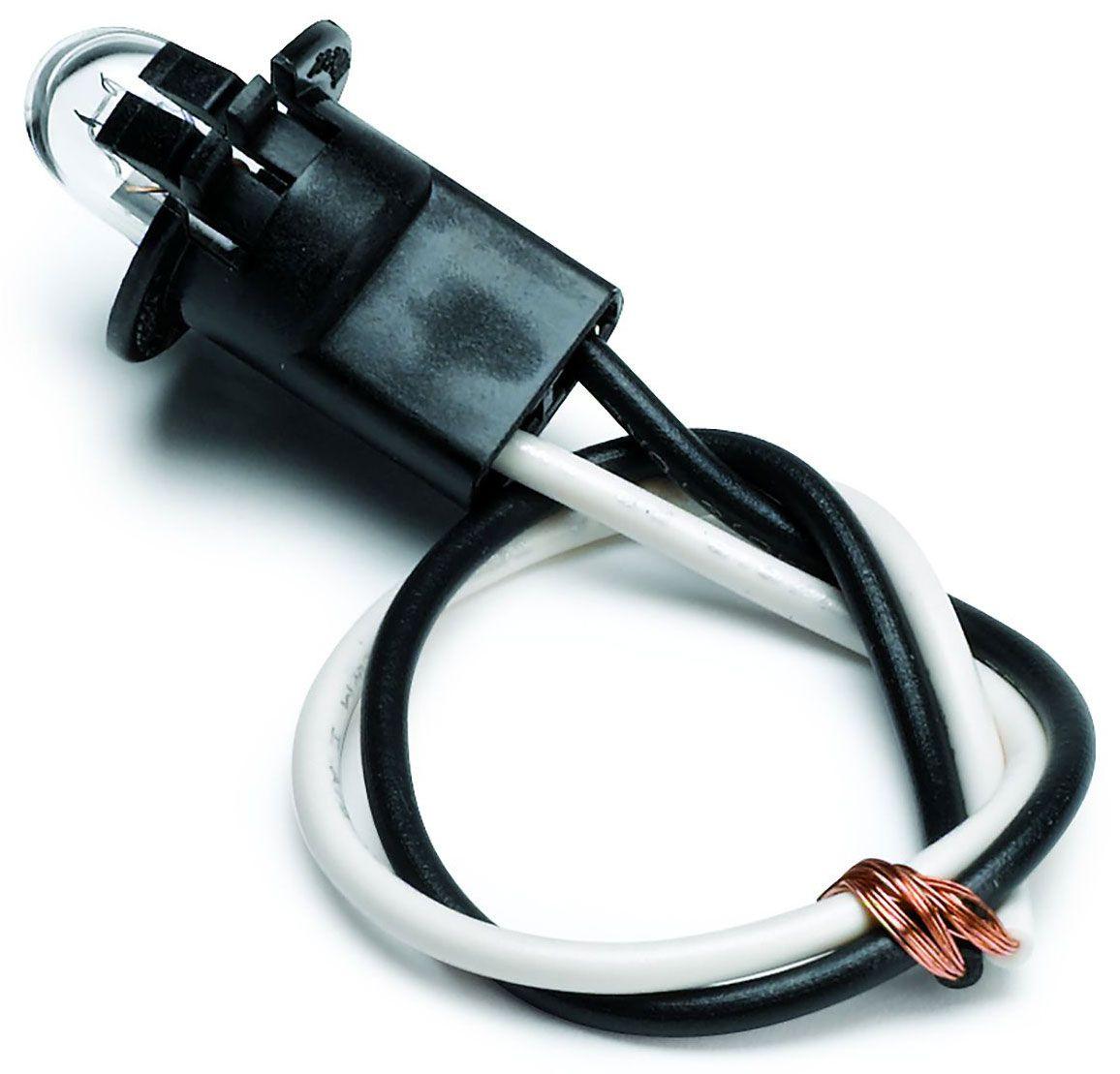 Autometer Replacement Bulb and Socket (AU3211) AU3211